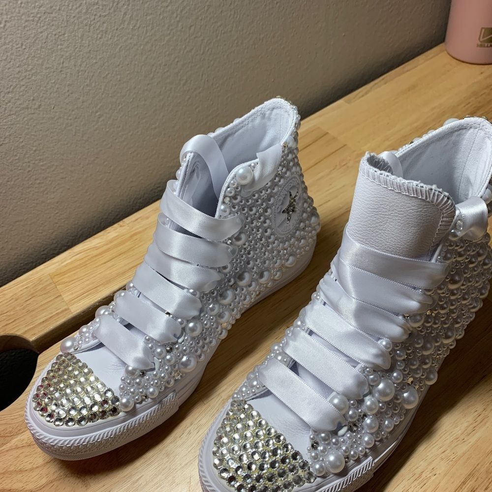 Custom order, white on white pearls and rhinestone - Picture 7 of 7
